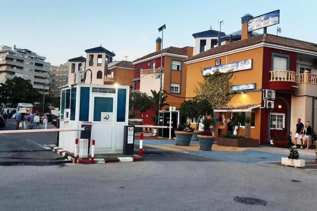 Apartamento Adventure Harbour Torrevieja Exterior foto
